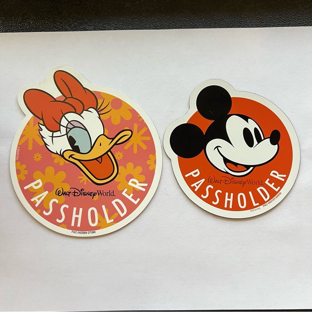 Walt‎ Disney World Passholder Magnet Daisy Duck & Mickey Car Magnets Authentic